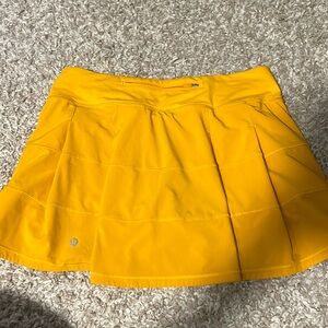 Lululemon pace rival skort- size 8- clementine